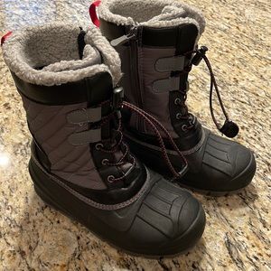 Snow boots